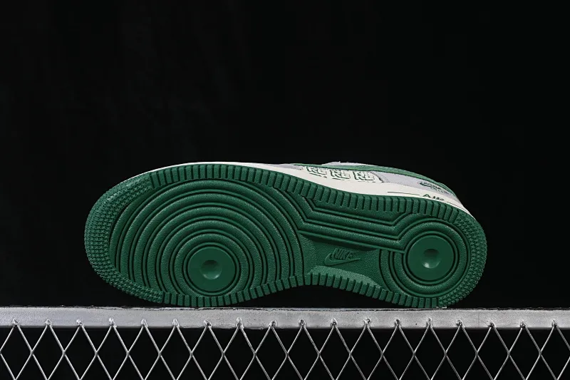 All categories Nk Air Force 1 Air Force series Nk Air Force 1 Low Air Force low-top Nike Air Force 1'07 Low gray and green full print Air Force 1 low-top casual sneakers DW8806-002